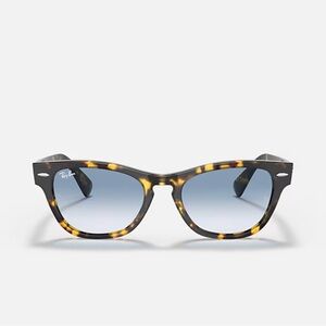 Like new Ray-Ban Laramie RB2201